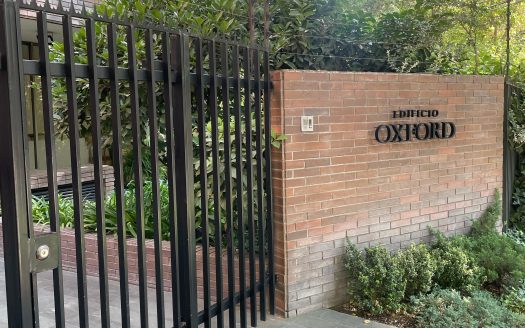 Vendo Hermoso y espacioso Dúplex en Vitacura 3D4B2E, Con Jardín y patio privado