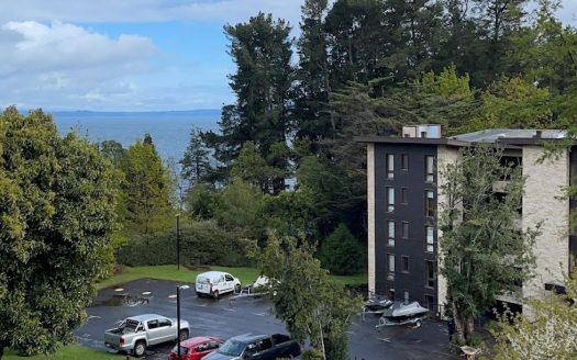 Vendo Moderno Departamento en exclusivo Condominio en Pucón, 2D1B Amoblado